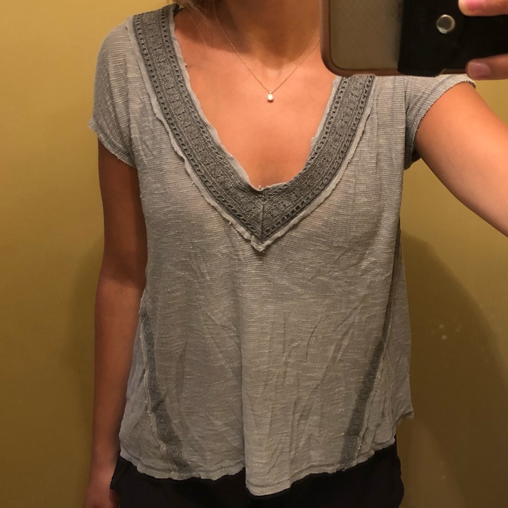 Gray v-neck tee with embroidering